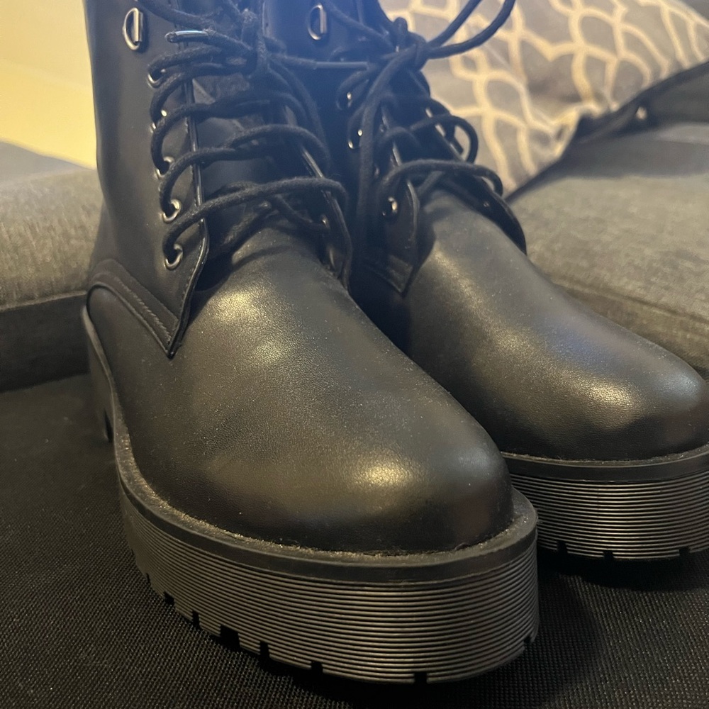 Black Lace-Up Lug Women's Boots with Leopard trim